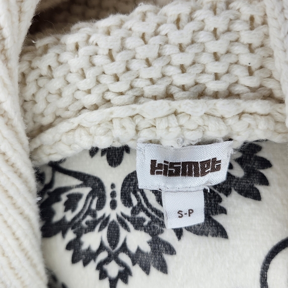 KISMET Knit Oversized 3/4 Sleeve Sweater- Small - Picture 6 of 6